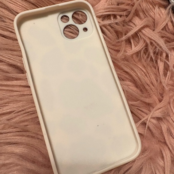 Cow print IPhone 13 case - Picture 3 of 3